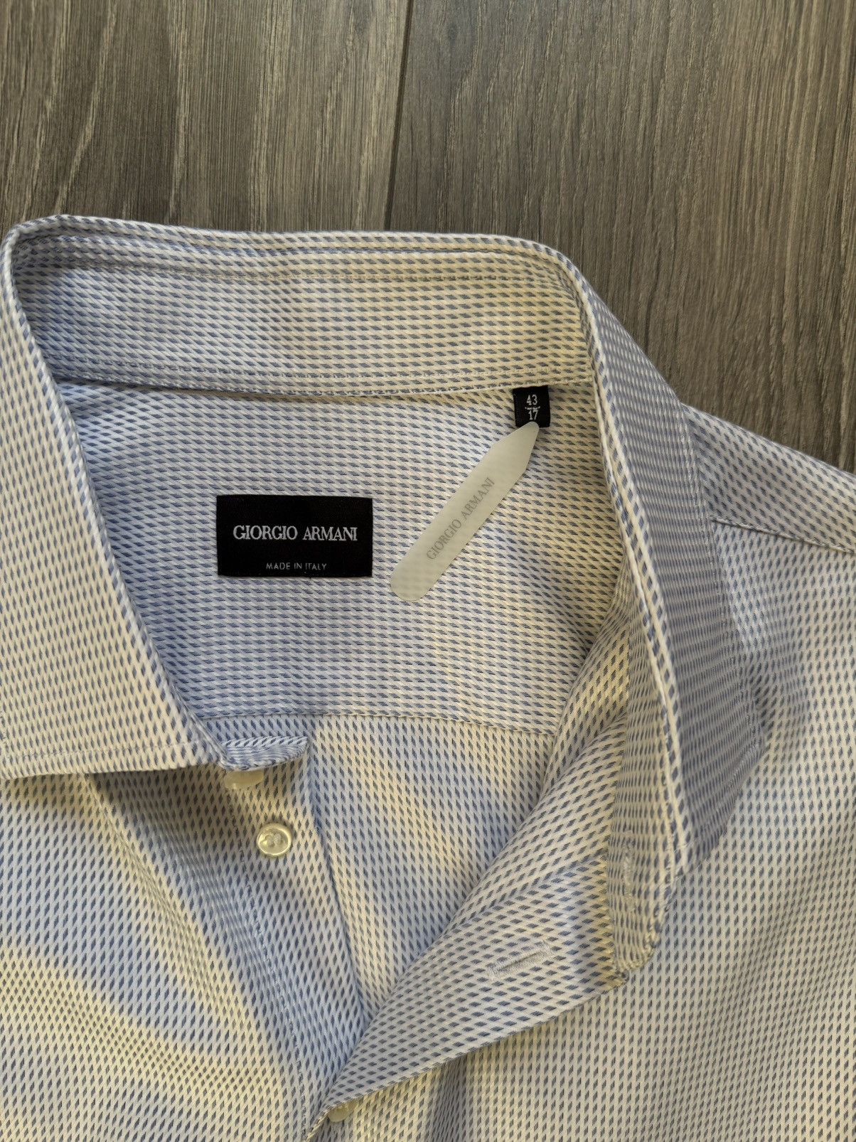 Giorgio Armani Giorgio Armani Classic Button-Up Shirt Size US XL / EU 56 / 4 - 7 Thumbnail