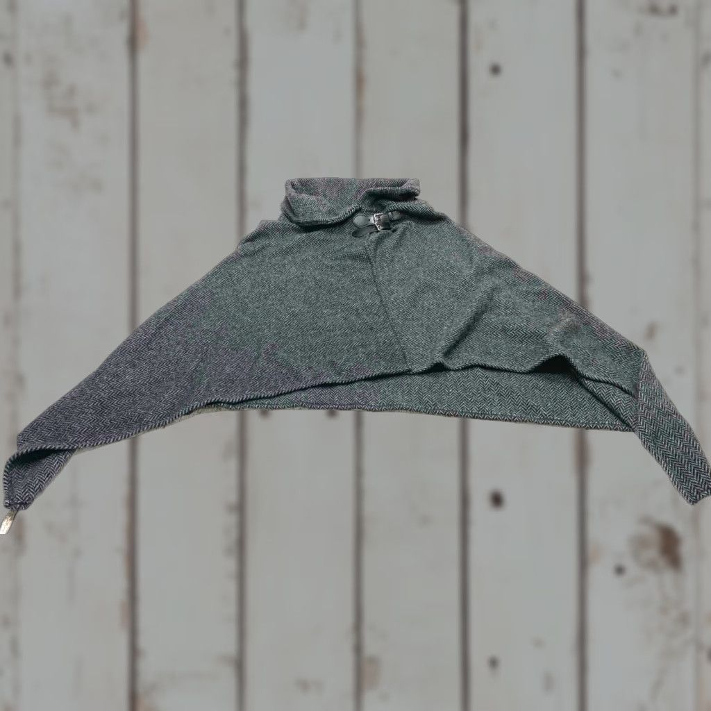 Ralph Lauren VINTAGE Lauren Ralph Lauren Cape Shawl Wool Blend Buckle Cape Shawl Gray Black Herribon 7337 Size ONE SIZE - 1 Thumbnail