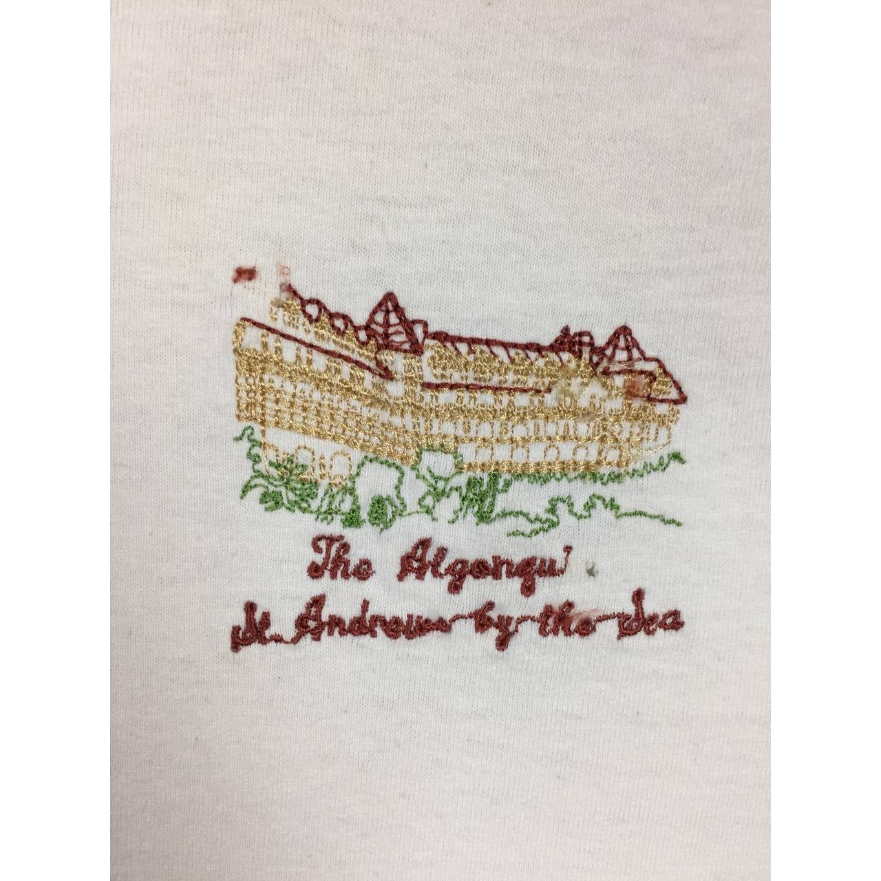 Fruit Of The Loom × Vintage Vtg 90s The Algonquin St. Andrews By The Sea Embroidery Tee Size US L / EU 52-54 / 3 - 4 Thumbnail