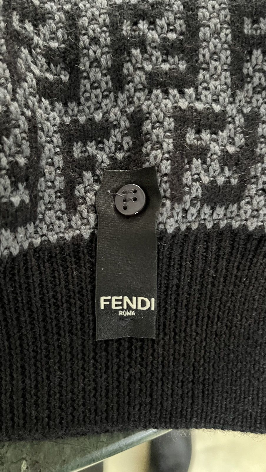 Fendi Fendi T-shirt jumper sweater tshirt FF logo NWT Size US S / EU 44-46 / 1 - 6 Thumbnail