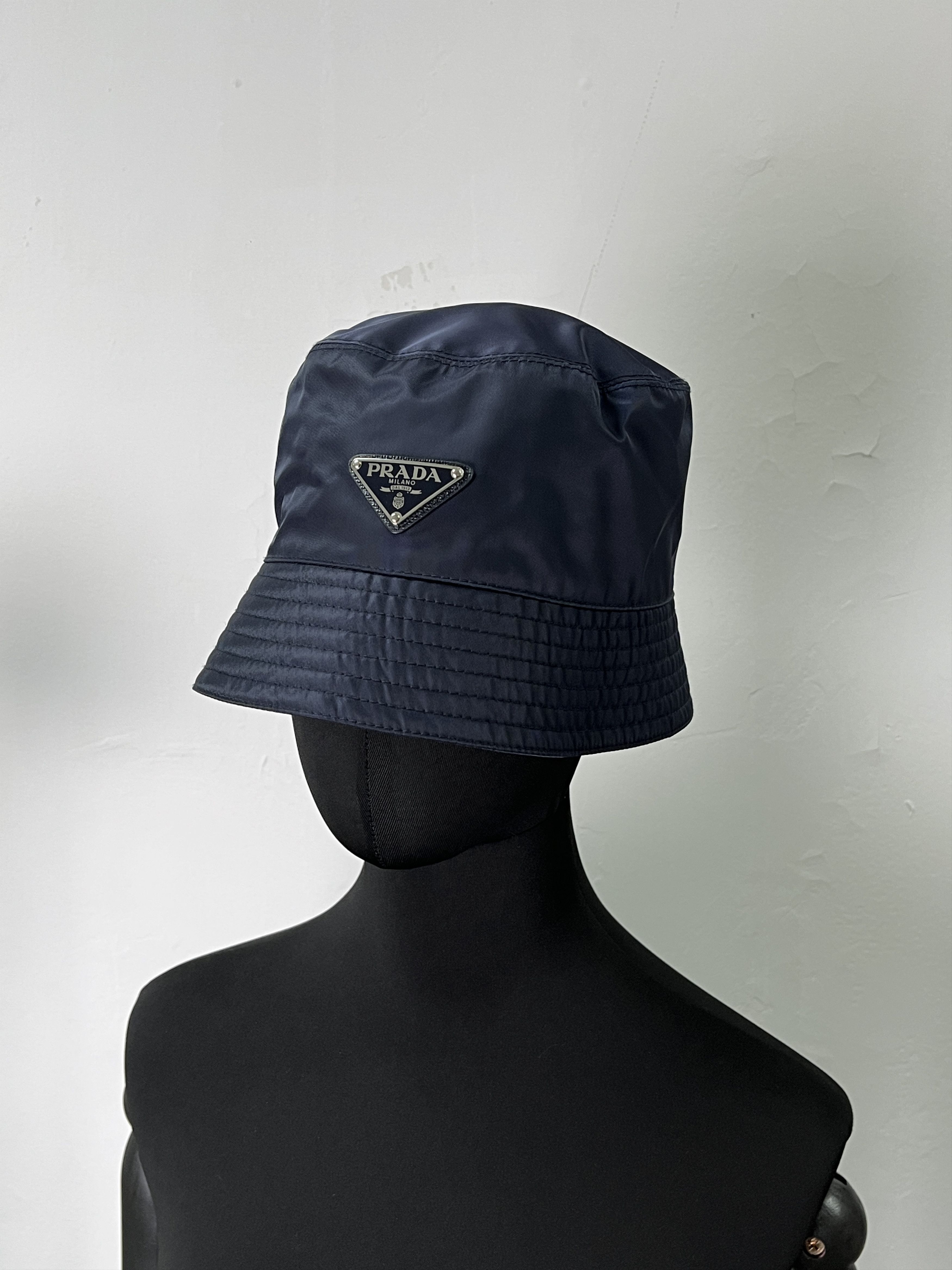 Prada Prada Navy Re-Nylon Bucket Hat Size ONE SIZE - 1 Thumbnail
