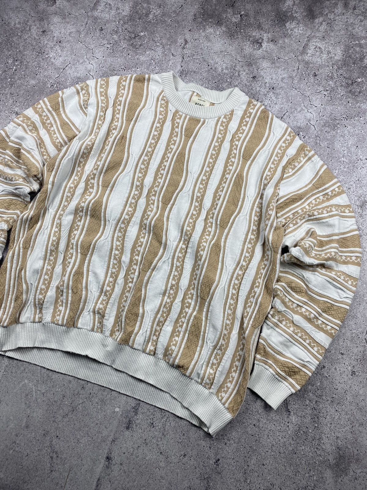 Coogi × Japanese Brand × Vintage Rare! Vintage Coogi Style Sweater Archive 3d Avant Garde Size US XL / EU 56 / 4 - 2 Thumbnail
