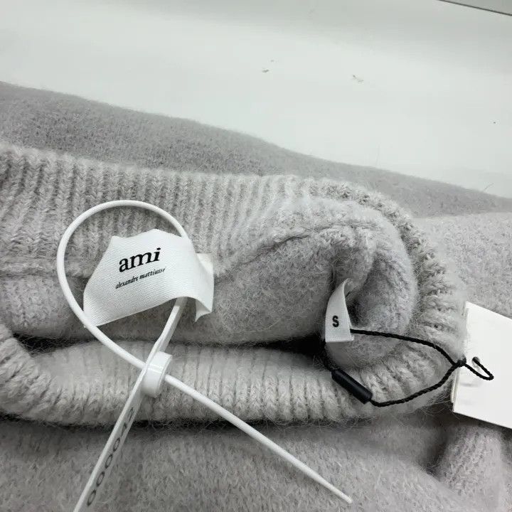 AMI AMIPARIS Cloud Knit Long Sleeve Sweater -2507 Size US S / EU 44-46 / 1 - 5 Thumbnail