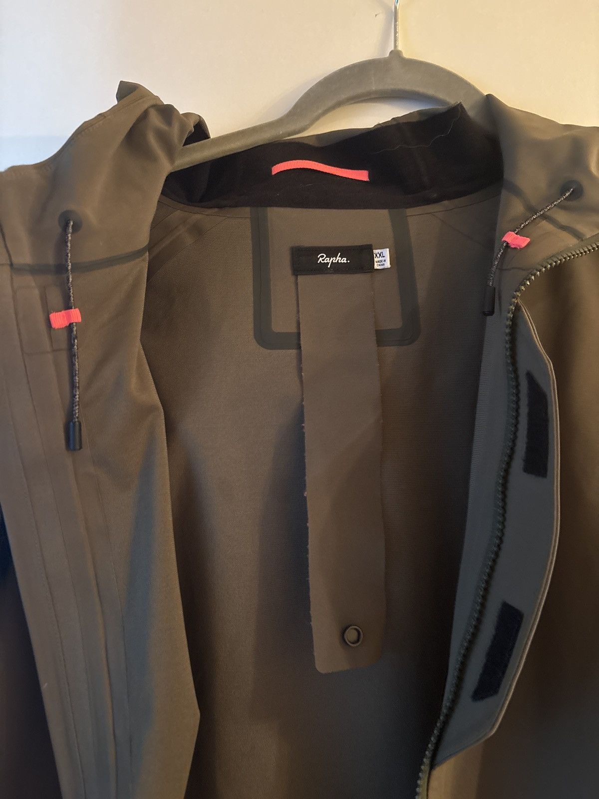 Rapha Rapha mens off bike raincoat parka Size US XXL / EU 58 / 5 - 6 Thumbnail