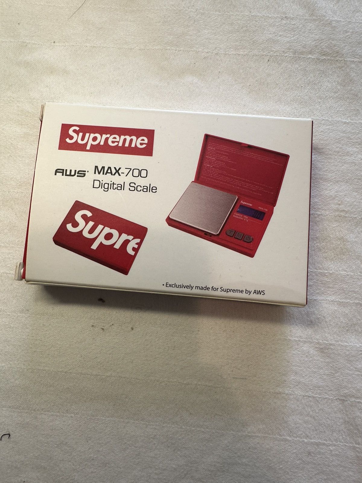 Supreme AWS MAX-700 Digital Scale Red Supreme AWS® MAX-700 Digital