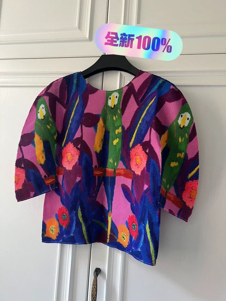 Issey Miyake Issey Miyake Purple parrot pleated short-sleeved shirt Size M / US 6-8 / IT 42-44 - 1 Thumbnail