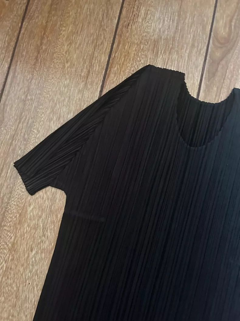 Issey Miyake Issey Miyake size:3 Black pleated short-sleeved shirt Size XS / US 0-2 / IT 36-38 - 3 Thumbnail
