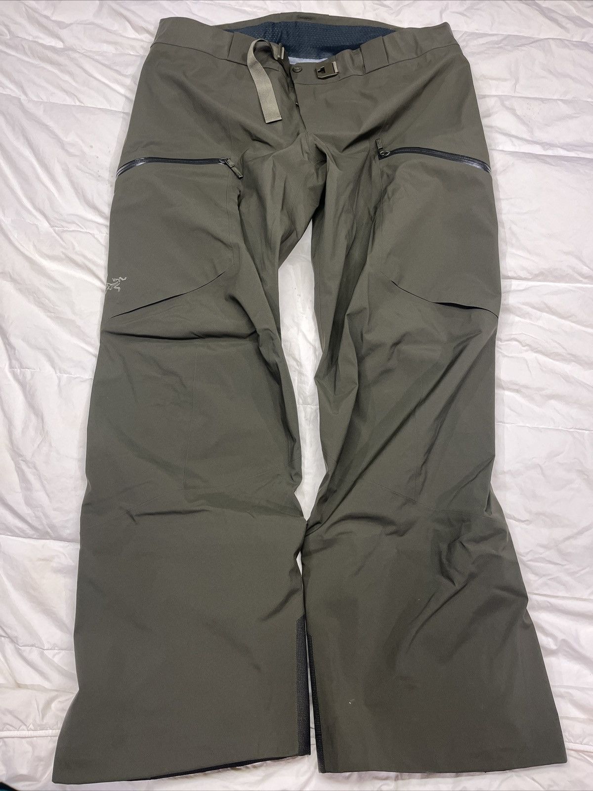 image of Arcteryx Arc'teryx Sabre Gore-Tex Shell Pants in Dark Green, Men's (Size 36)