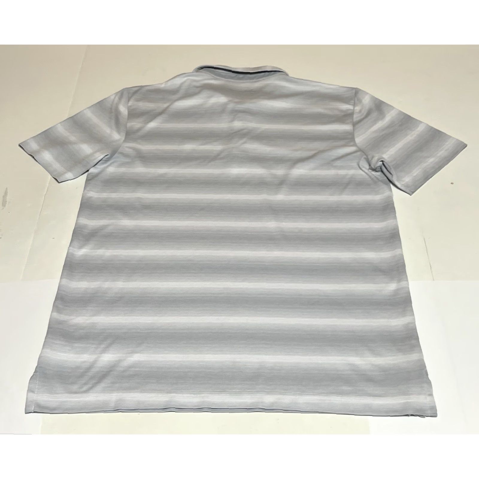 TravisMathew Travis Mathew Polo Mens Medium Grey White Short Sleeve Striped Beach Camping Size US M / EU 48-50 / 2 - 3 Thumbnail