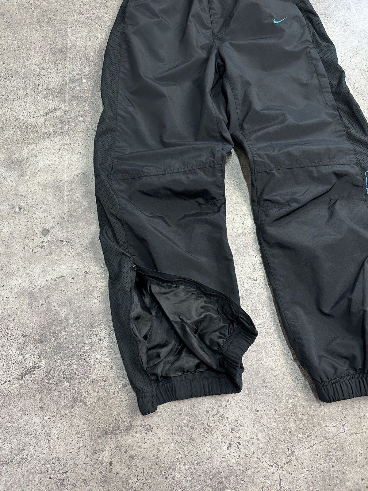 Nike Vintage Nike Drill Nylon Pants Y2M Embroidered Swoosh Logo Size US 32 / EU 48 - 4 Thumbnail