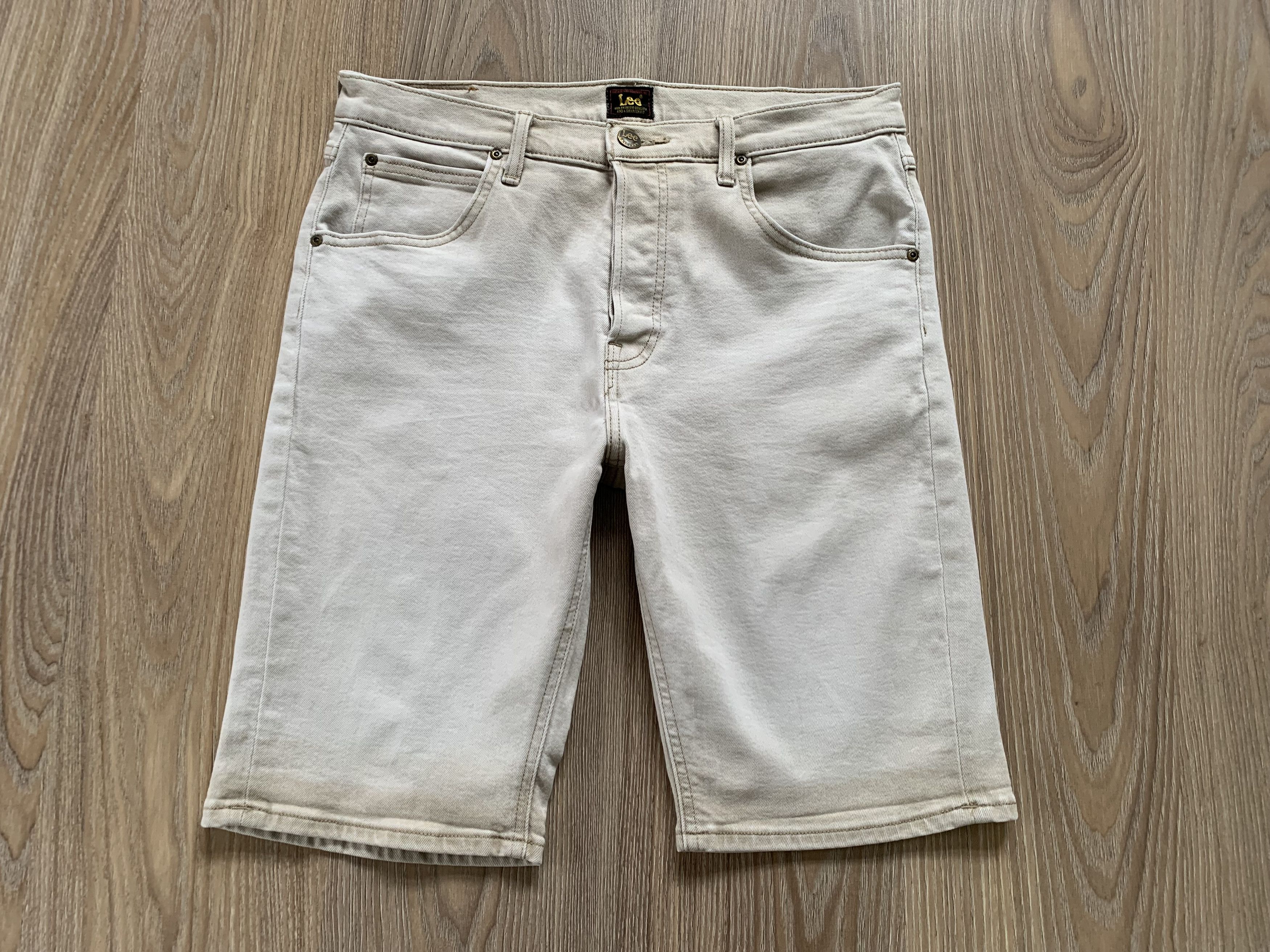 Lee Lee Denim 5 Pocket Short Size US 32 / EU 48 - 2 Thumbnail