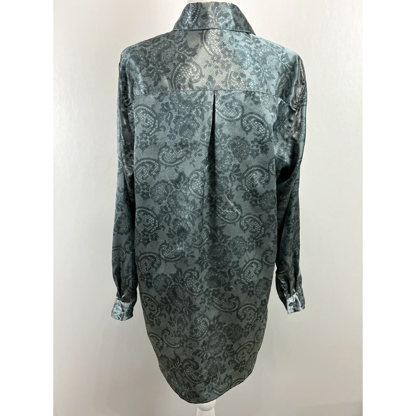 Soft Surroundings Soft Surroundings Floral Lace Print Long Sleeve Button Down Satin Shirt Sz Large Size L / US 10 / IT 46 - 3 Thumbnail