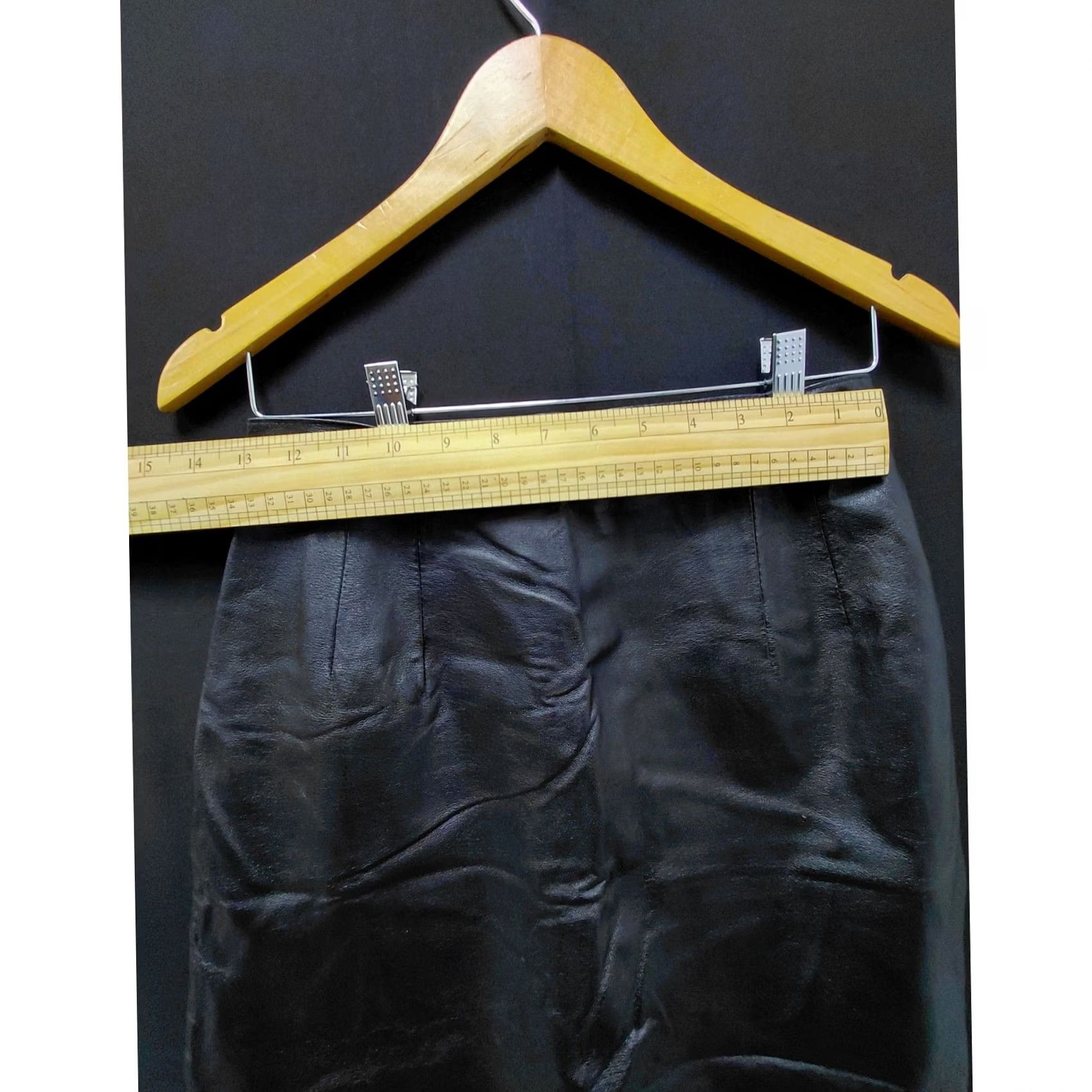 Vintage Newport News Genuine Leather Skirt Black Knee Length Lined - Size 6 Size 28" / US 6 / IT 42 - 8 Thumbnail