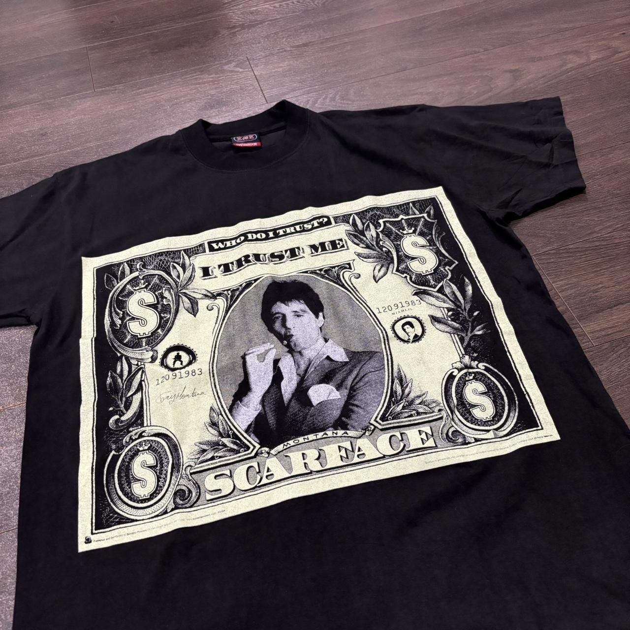 Designer Vintage Scarface I Trust Me Money T Shirt 00s L Size US L / EU 52-54 / 3 - 1 Thumbnail