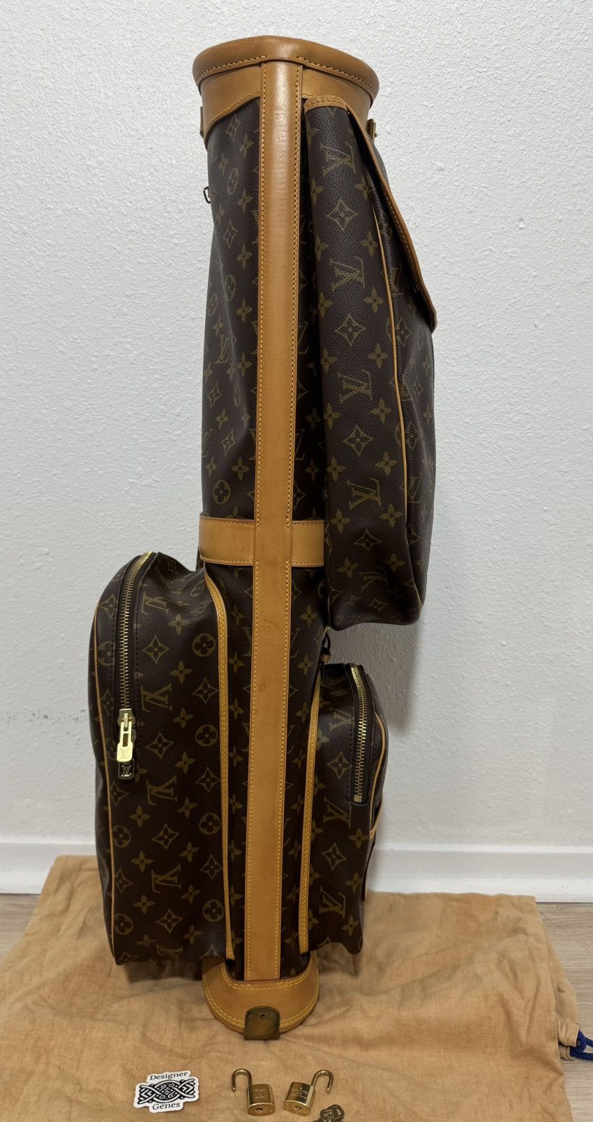 Louis Vuitton EUC Vintage LV Golf Bag SUPER RARE PIECE! Size ONE SIZE - 3 Thumbnail