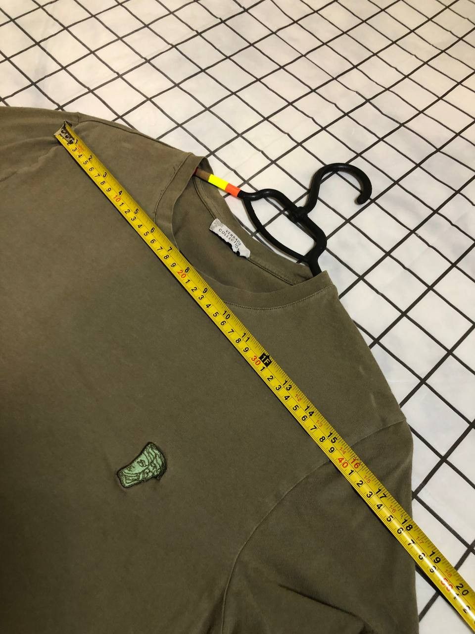 Versace Y2K Vintage Versace Rivets Green T Shirt Size US M / EU 48-50 / 2 - 9 Thumbnail