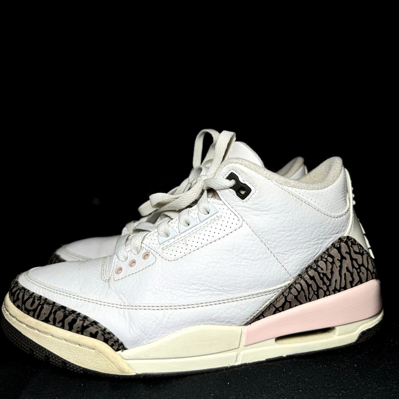 Jordan Brand × Nike Nike Air Jordan 3 Retro Neapolitan Women's Shoes - Size 9.5 Size US 9.5 / IT 39.5 - 1 Thumbnail