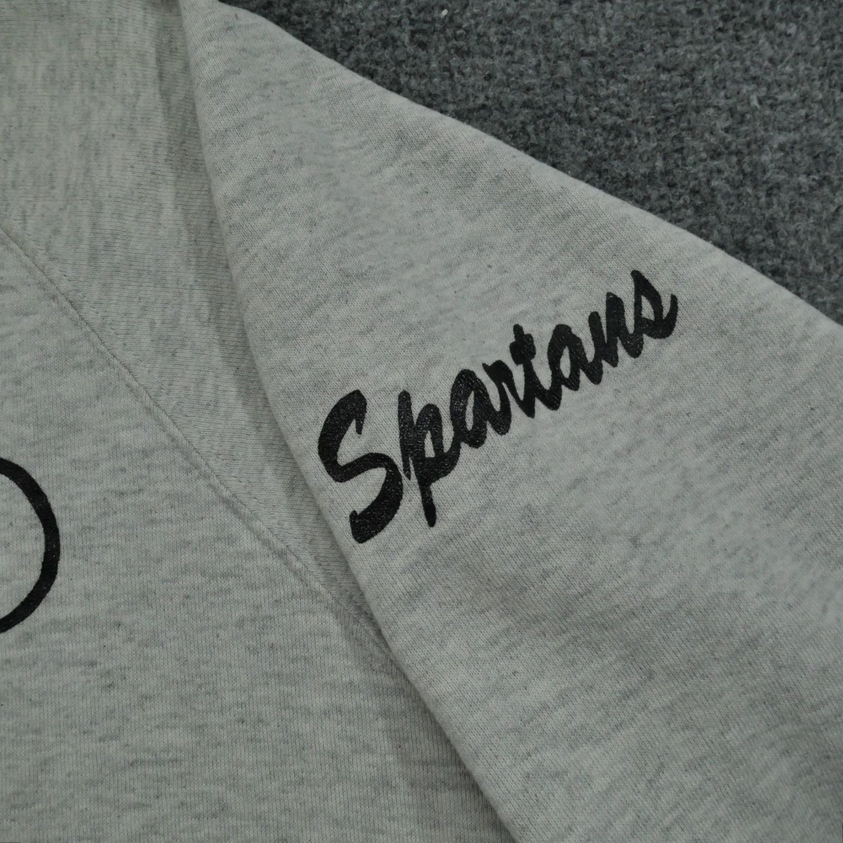 Jerzees VINTAGE Jerzees Sweatshirt Mens 2XL Grey Pullover Crew Neck High School 90s Spartans Size US XXL / EU 58 / 5 - 3 Thumbnail