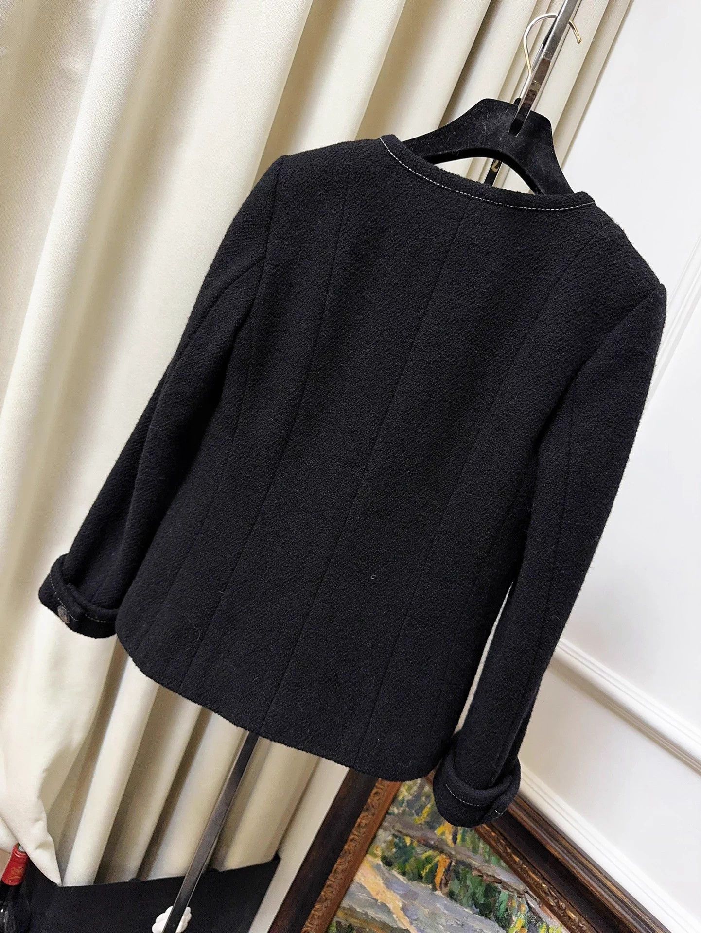 Chanel Chanel 15K Black Vneck 4-pocket Camellia buttons tweed 34 Size XS / US 0-2 / IT 36-38 - 2 Thumbnail