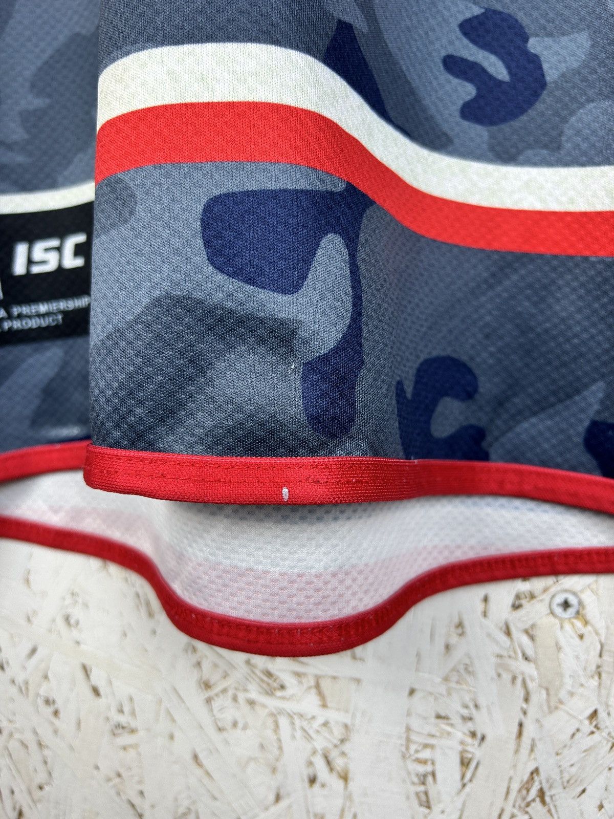 Other Sydney Roosters NRL Isc Rugby 2020/21 Retro Jersey Size L Size US L / EU 52-54 / 3 - 6 Thumbnail