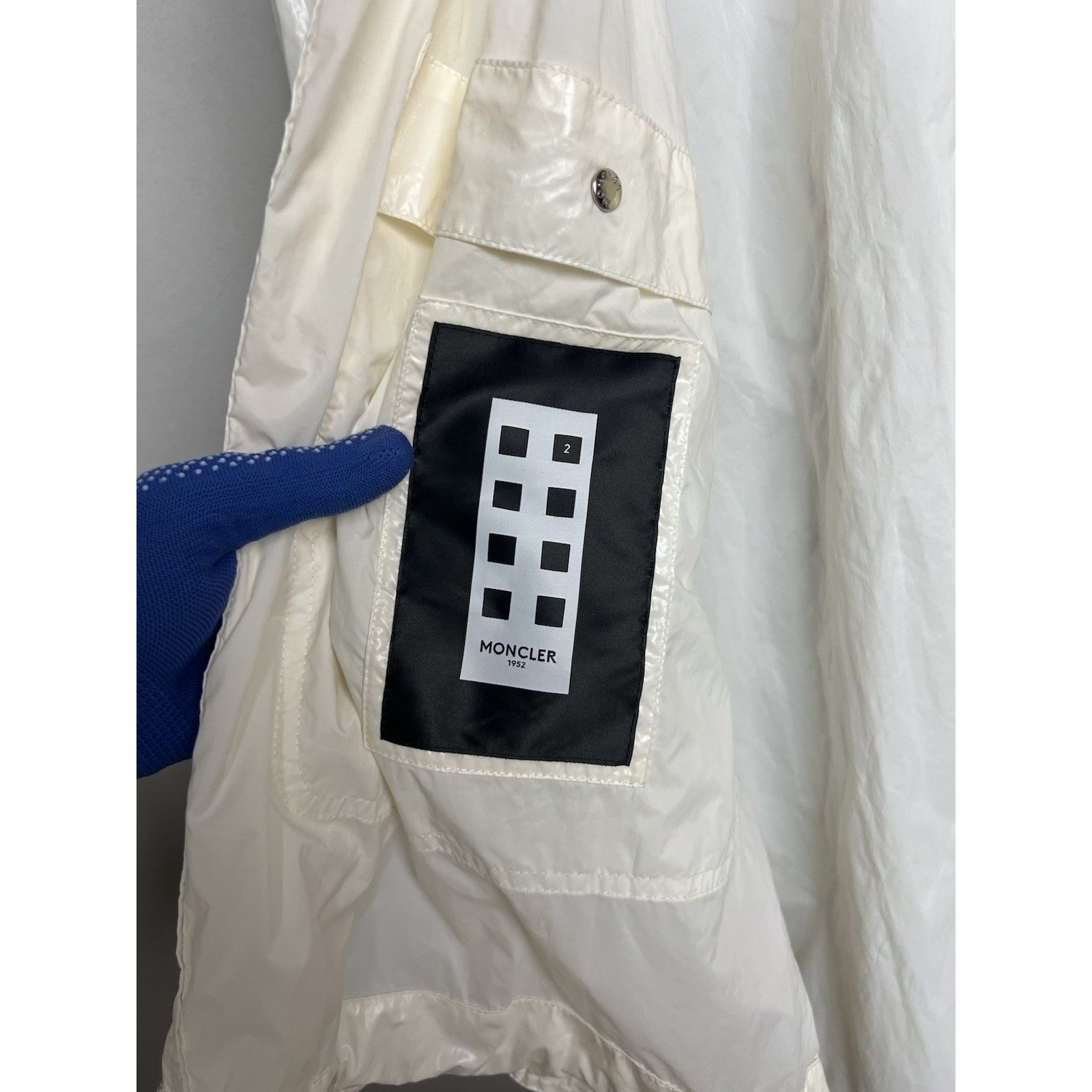 Moncler Moncler Carula Giubbotto Genius 2 White Waterproof Scarf Jac Size M / US 6-8 / IT 42-44 - 12 Thumbnail