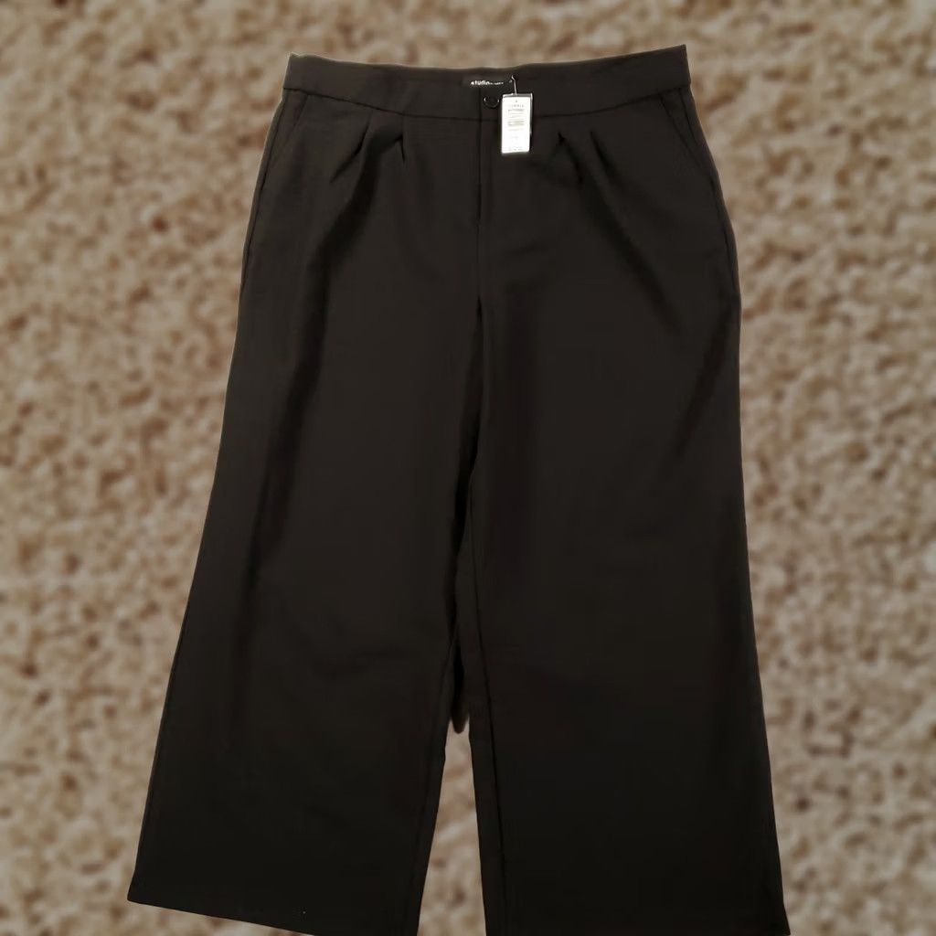 Torrid Torrid Pants Dress Pants Wide-Leg 22W Black Twill High Rise NWT Plus Size Womens - Studio by Torrid Size 30" / US 8 / IT 44 - 1 Thumbnail
