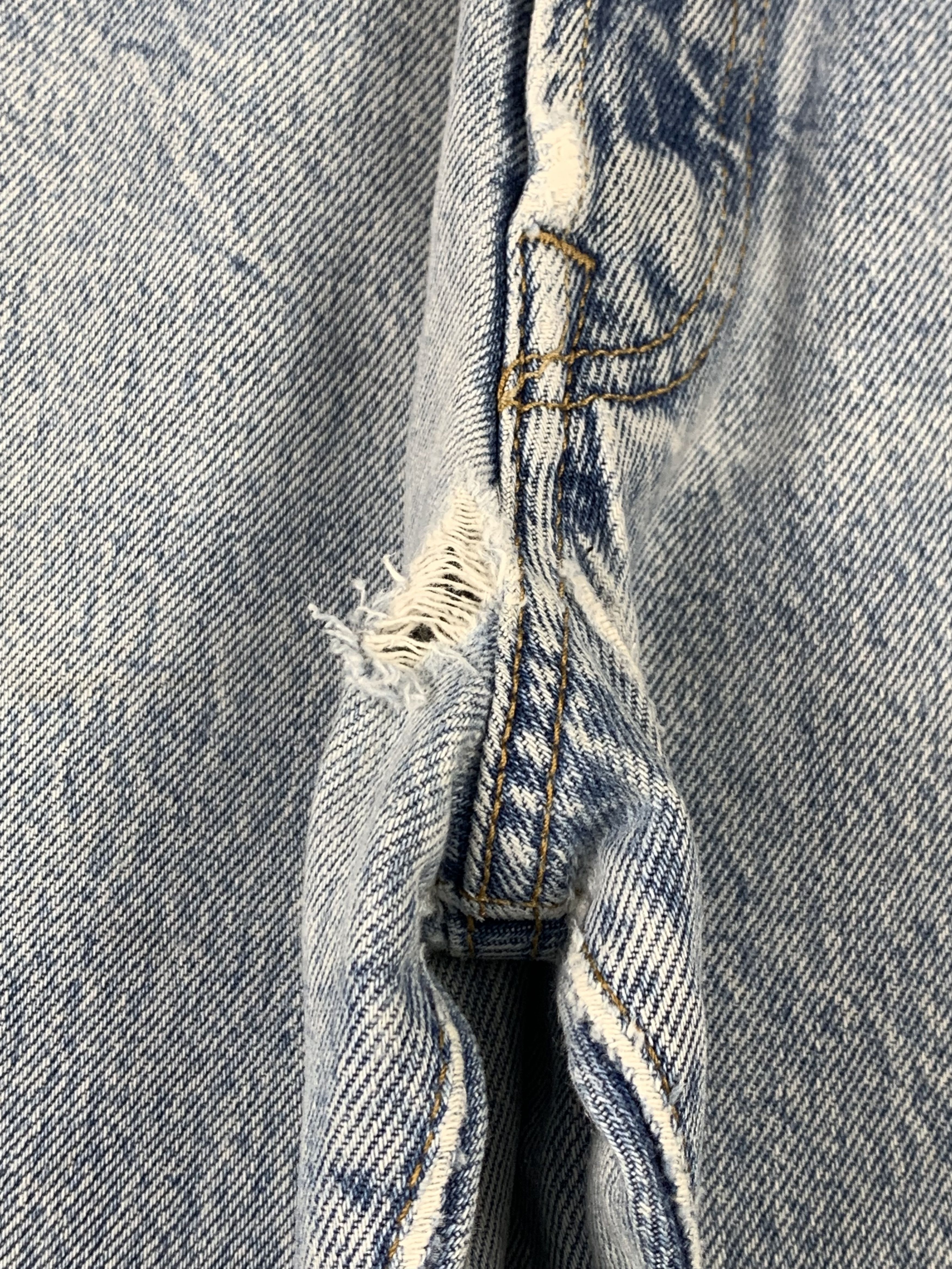 Levi's Vintage Distressed Levis 501 Faded Blue Jeans DP2148 Size US 36 / EU 52 - 12 Thumbnail