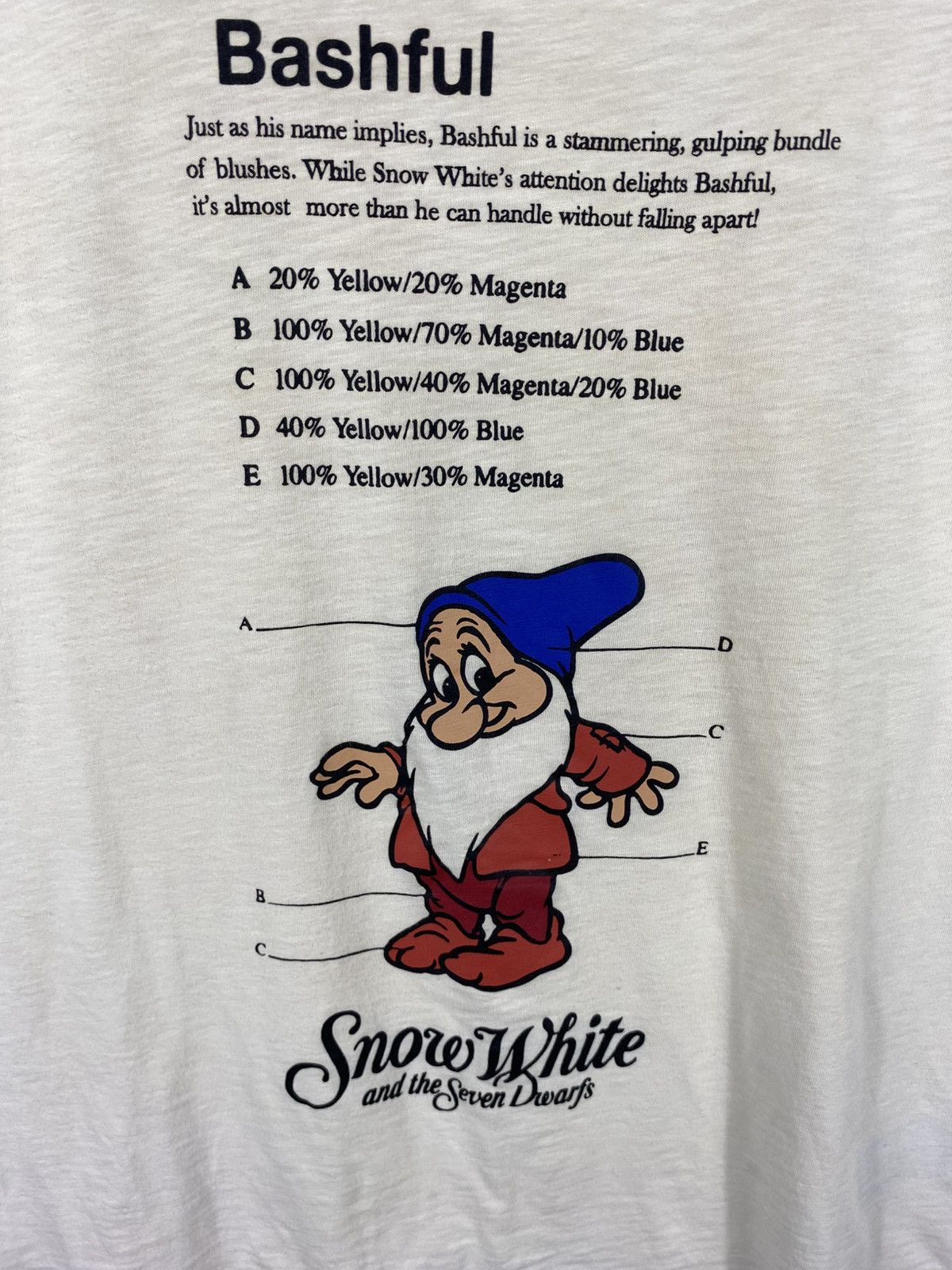 Undercover × Uniqlo Uniqlo X Undercover Bashful Snow White & 7 Dwarfs T-Shirt Size US M / EU 48-50 / 2 - 2 Thumbnail
