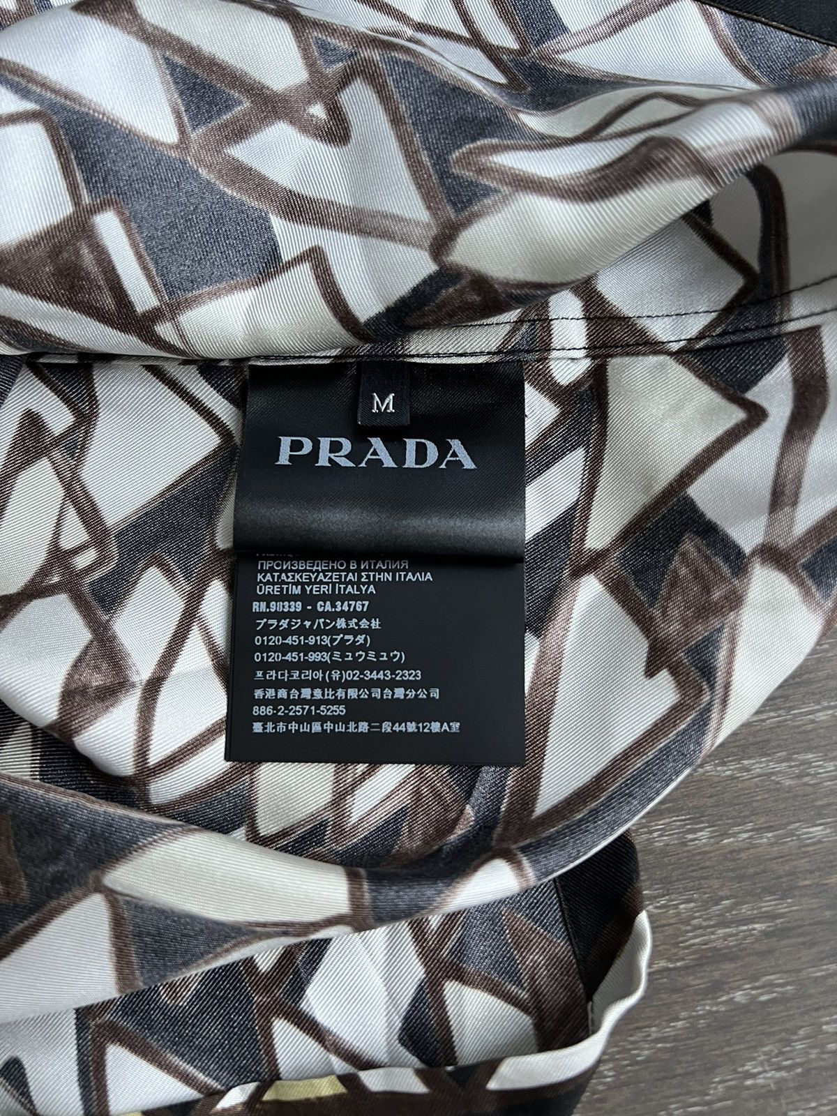 Prada Geo-Print Triangle Silk Button Up (Prada M) Size US XL / EU 56 / 4 - 5 Thumbnail