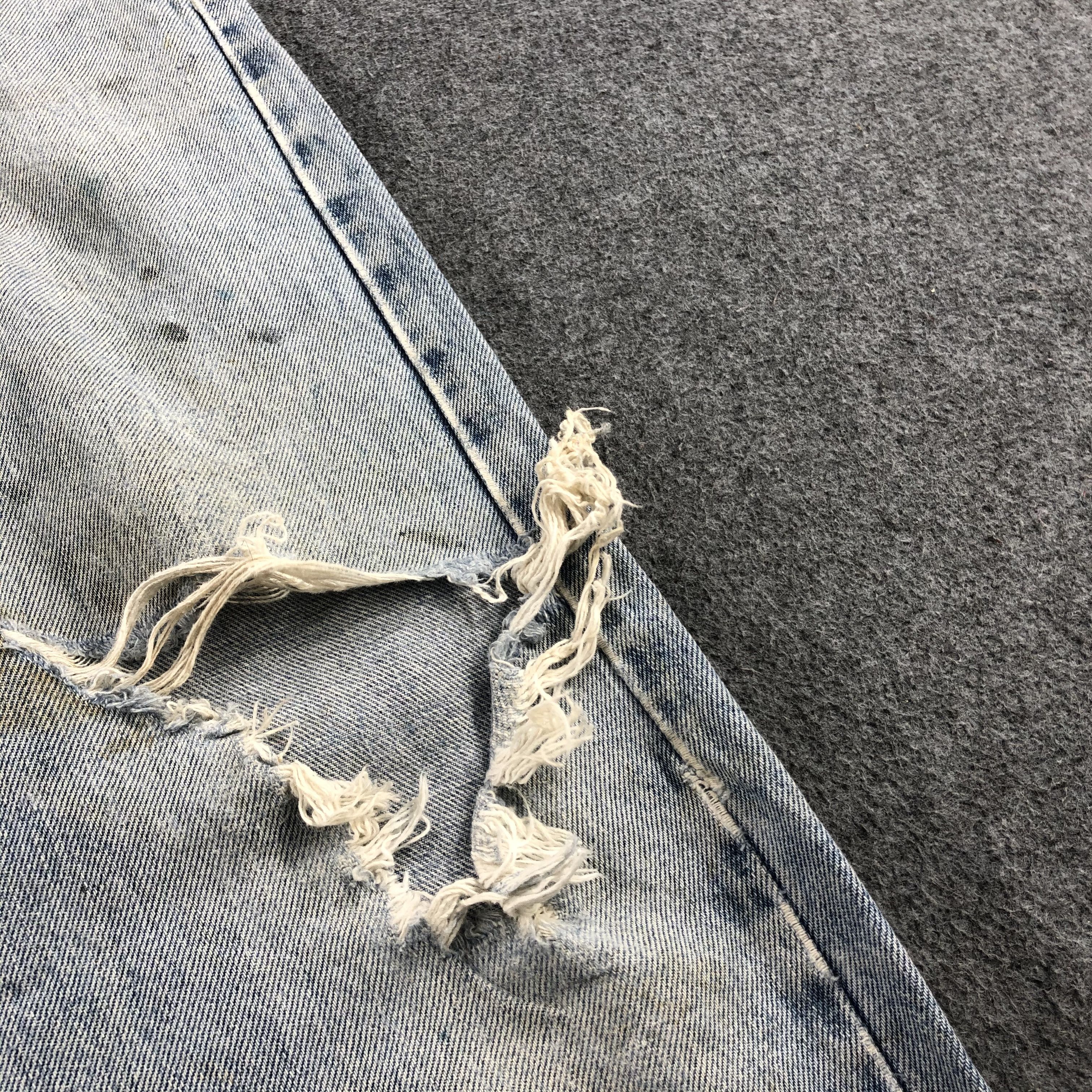 Levi's Vintage 90s Light Wash Levis 505 Jeans-J2009 Size US 32 / EU 48 - 12 Thumbnail