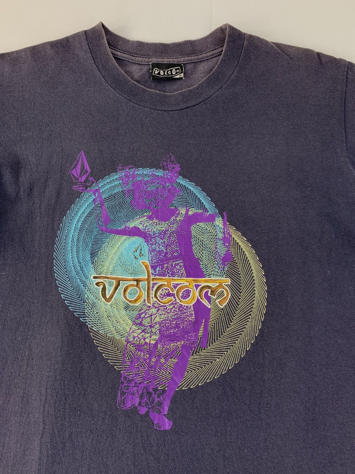 Vintage 90s Volcom East Style Religion Ritual Dancing Girl Logo Tee Size US M / EU 48-50 / 2 - 3 Thumbnail