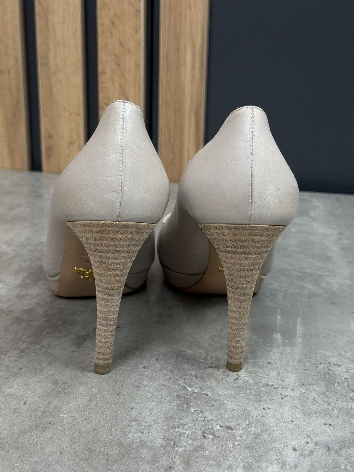 Prada Prada Beige Leather Platform Heels Pumps Size 37 1/2 Size US 7.5 / IT 37.5 - 4 Thumbnail