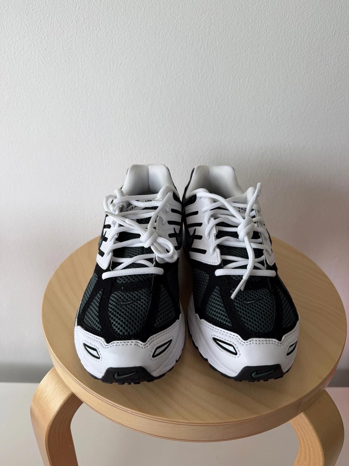 Nike new nike womens air pegasus 2005 sneakers shoes white 10 42 Size US 10 / IT 40 - 3 Thumbnail
