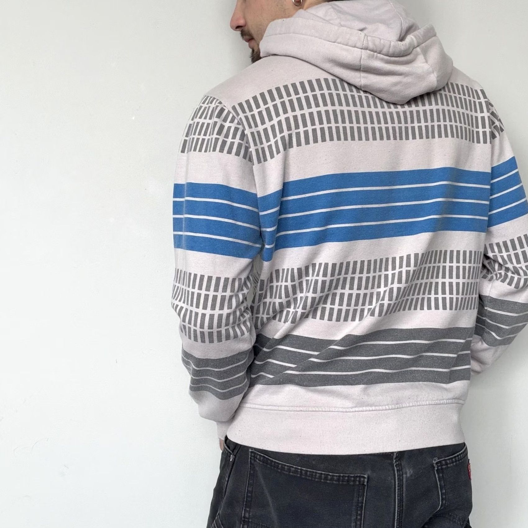 Vintage VINTAGE DC Shoes Hoodie Striped Small Beige Blue Fleece Pullover Sweatshirt Mens S Knit Crew Neck Hooded Pockets Sweatshirt Size US S / EU 44-46 / 1 - 2 Thumbnail