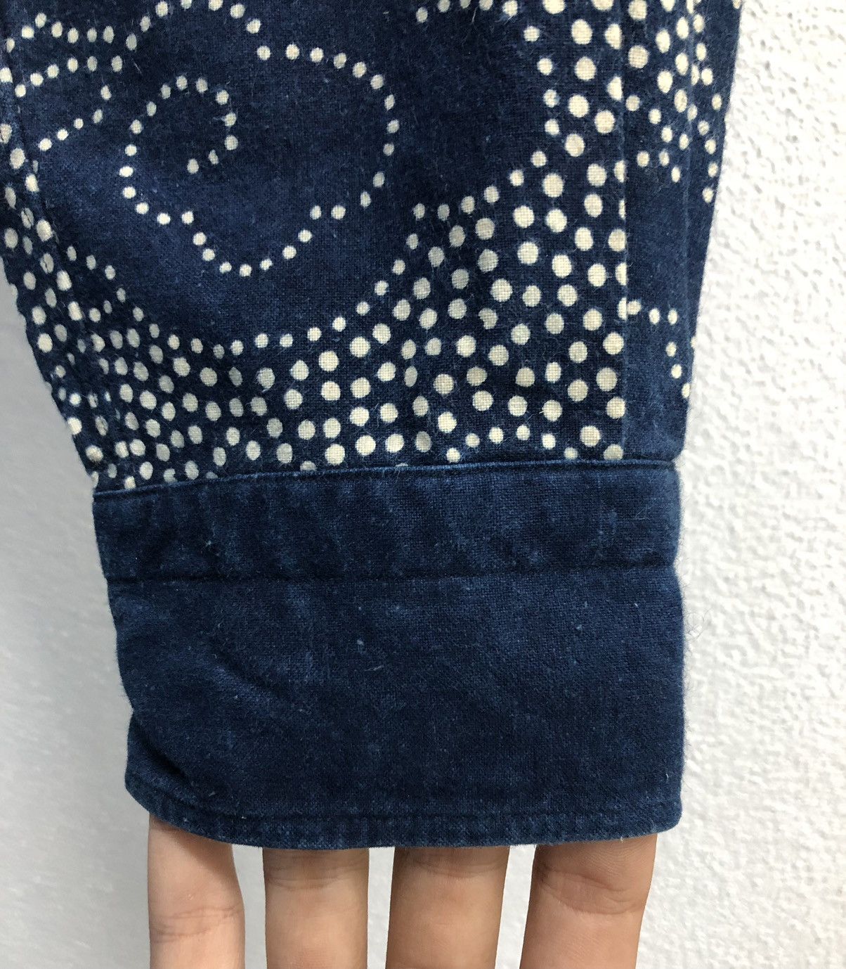 Japanese Brand Vintage Navy Blue Long-Sleeve Shirt with Cloud Batik Pattern Size US L / EU 52-54 / 3 - 7 Thumbnail