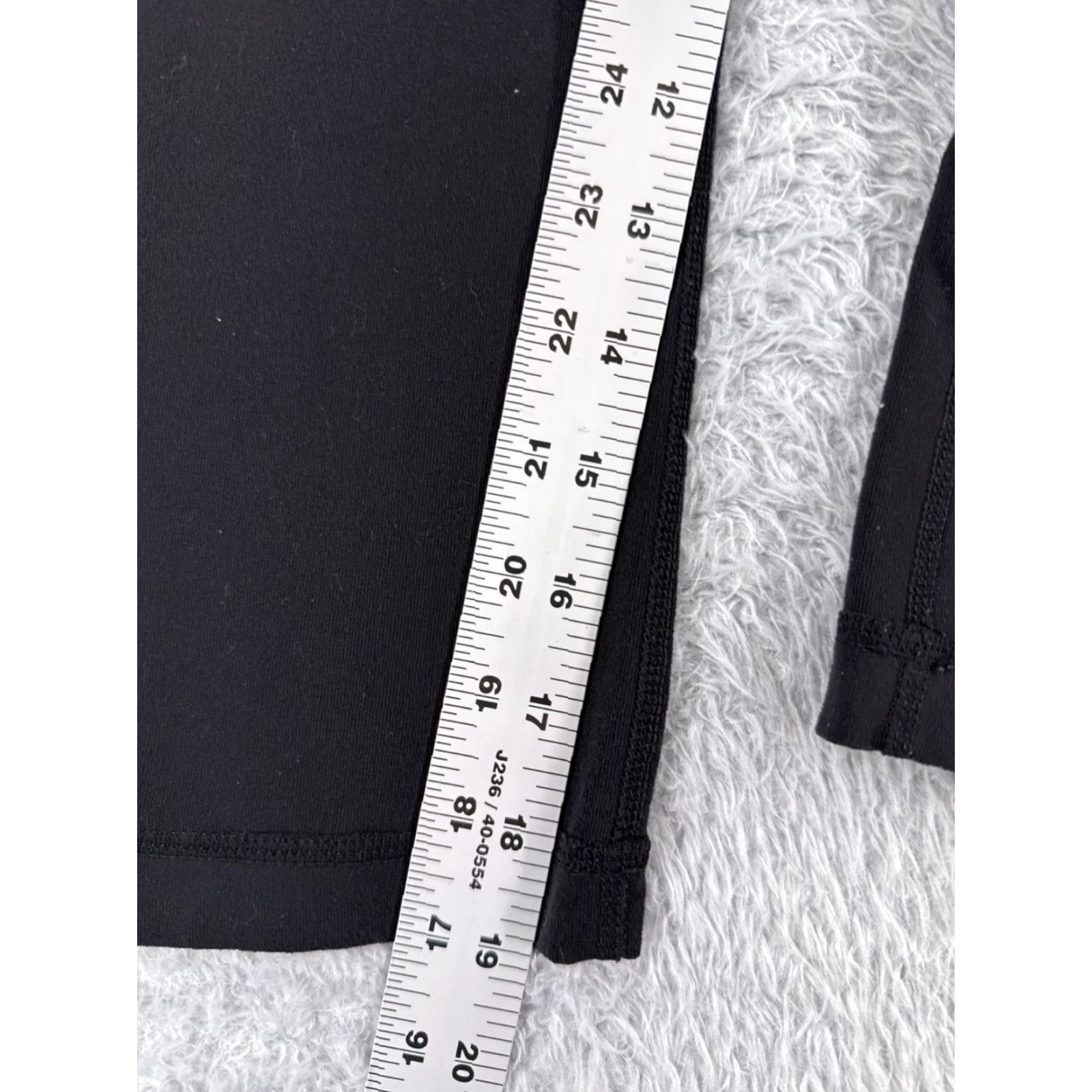Lululemon Lululemon Pants Women 4 Black Wide Leg Crop 20" Gym Yoga Workout Casual READ Size 27" / US 4 / IT 40 - 6 Thumbnail