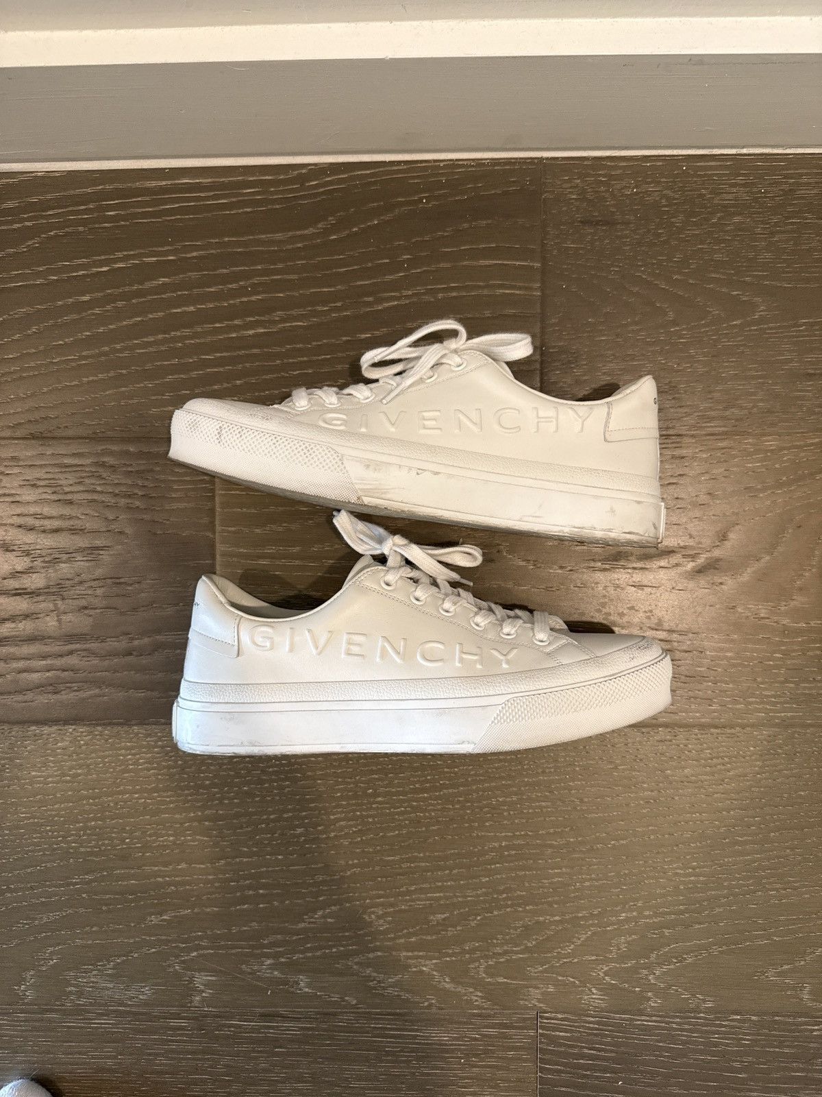 Givenchy Givenchy City Sport Leather Low-Top Sneakers Size US 9 / IT 39 - 2 Thumbnail
