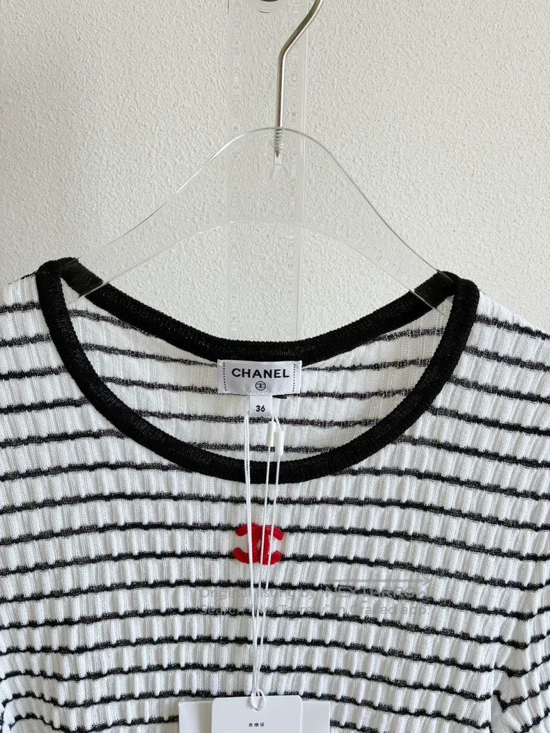 Chanel Chanel 24P black and white striped knitted short-sleeved T Size XS / US 0-2 / IT 36-38 - 4 Thumbnail