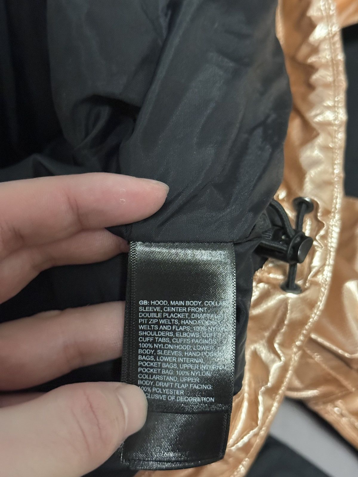 Supreme × The North Face Supreme tnf the north face metallic mountain parka gold rose Size US L / EU 52-54 / 3 - 7 Thumbnail
