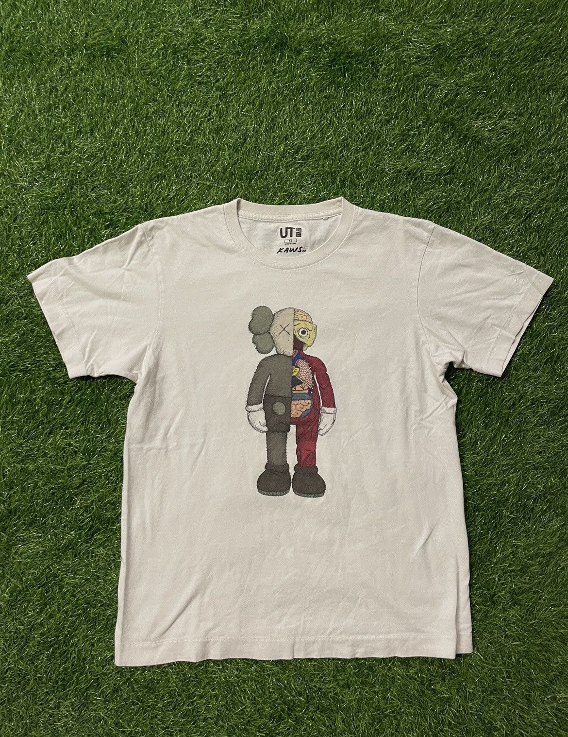 Kaws Kaws Uniqlo Tee Shirt Size XS Size US XS / EU 42 / 0 - 1 Thumbnail