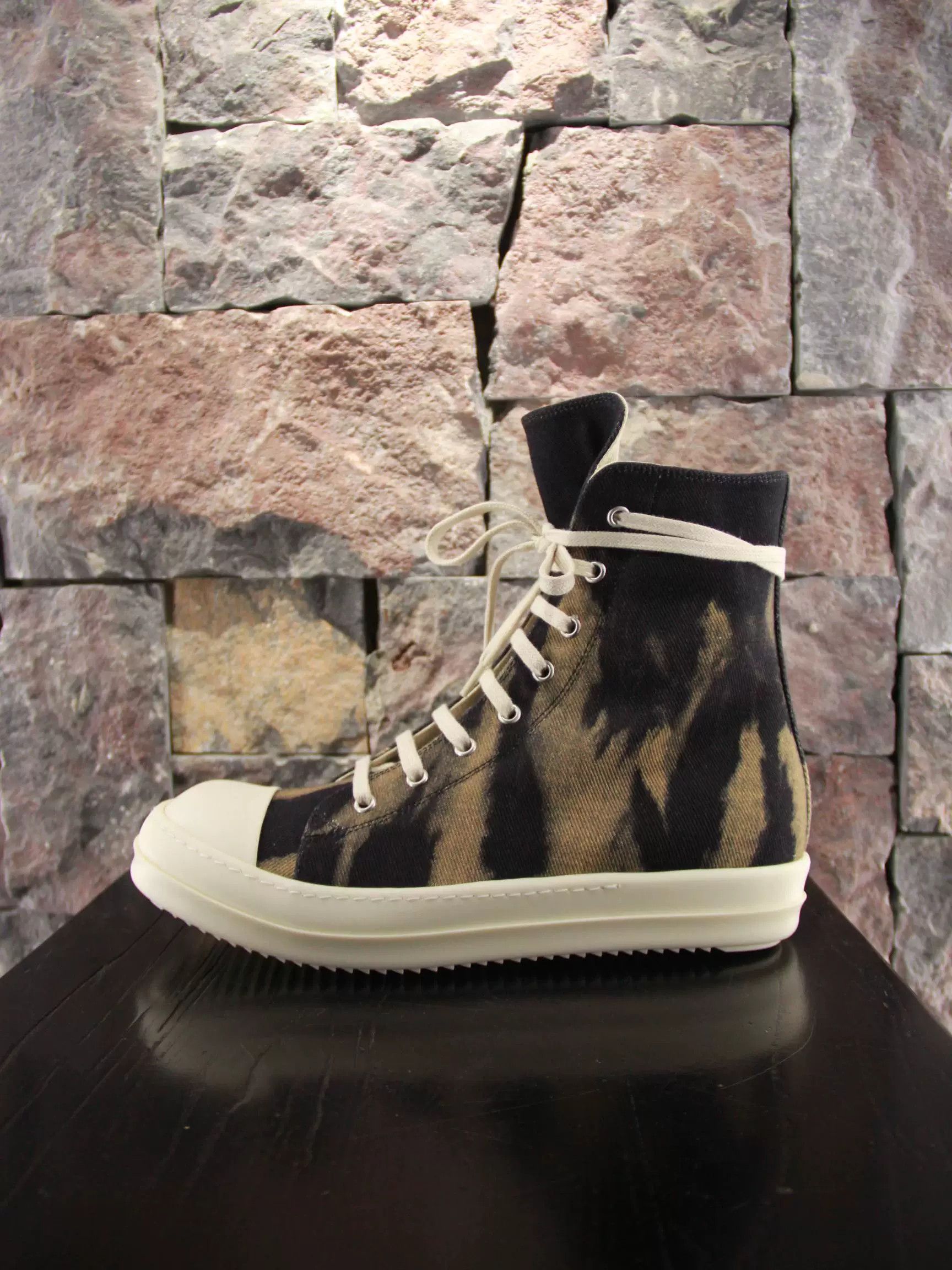 Rick Owens Rick Owens White Hitop Sneakers Men 7 Size US 7 / EU 40 - 1 Thumbnail