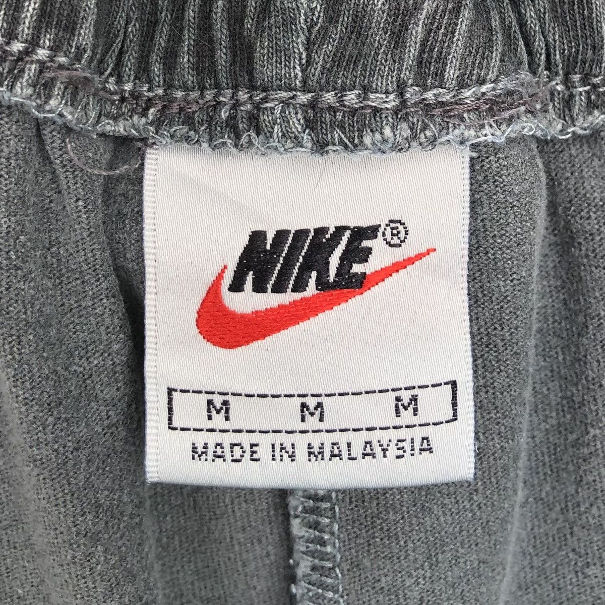 Nike Vintage 90s Nike Sun Faded Embroidery Swoosh Logo Short Pant Size US 32 / EU 48 - 10 Thumbnail