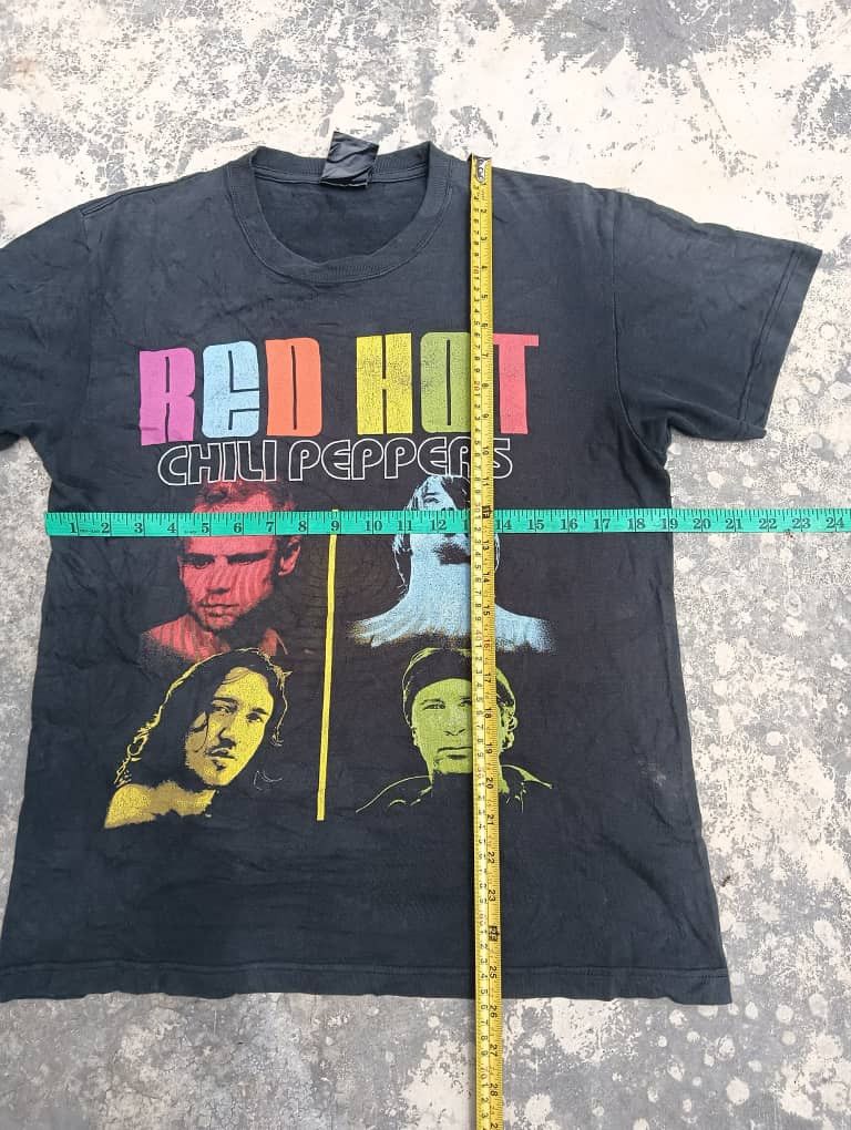 Band Tees Vintage Y2K red hot chili peppers summer tour o4 tshirts Size US M / EU 48-50 / 2 - 6 Thumbnail
