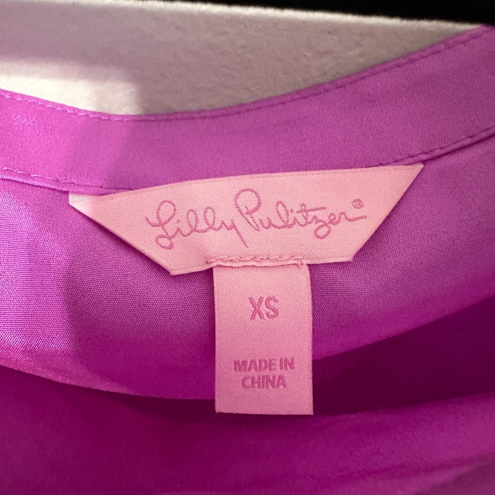 Lilly Pulitzer Lilly Pulitzer Adira Off Shoulder Blouse Size XS Pink Silk Size XS / US 0-2 / IT 36-38 - 2 Thumbnail