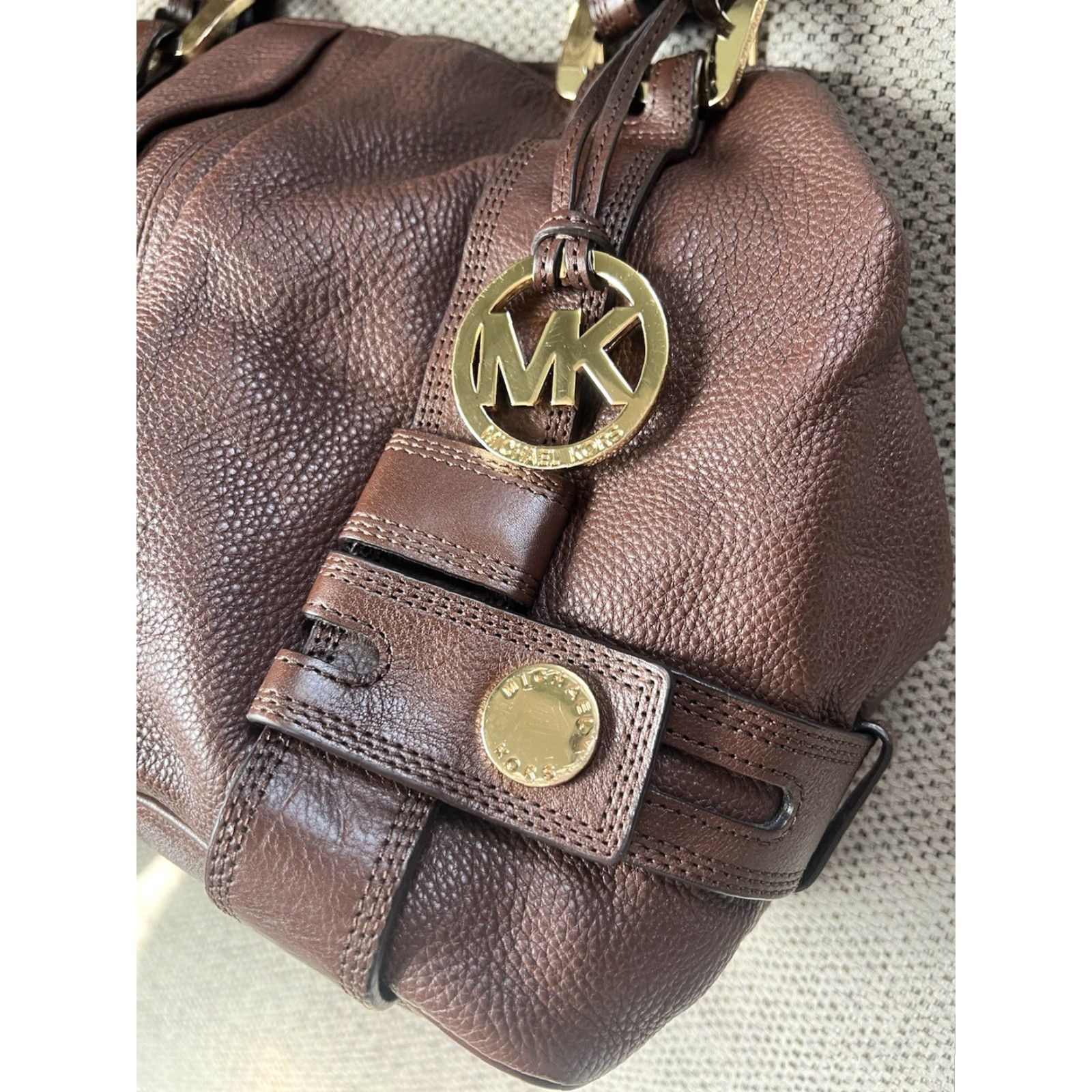 Michael Kors VINTAGE Michael Kors Harness Grab Bag Dark Brown Mocha Pebble Leather Size ONE SIZE - 5 Thumbnail