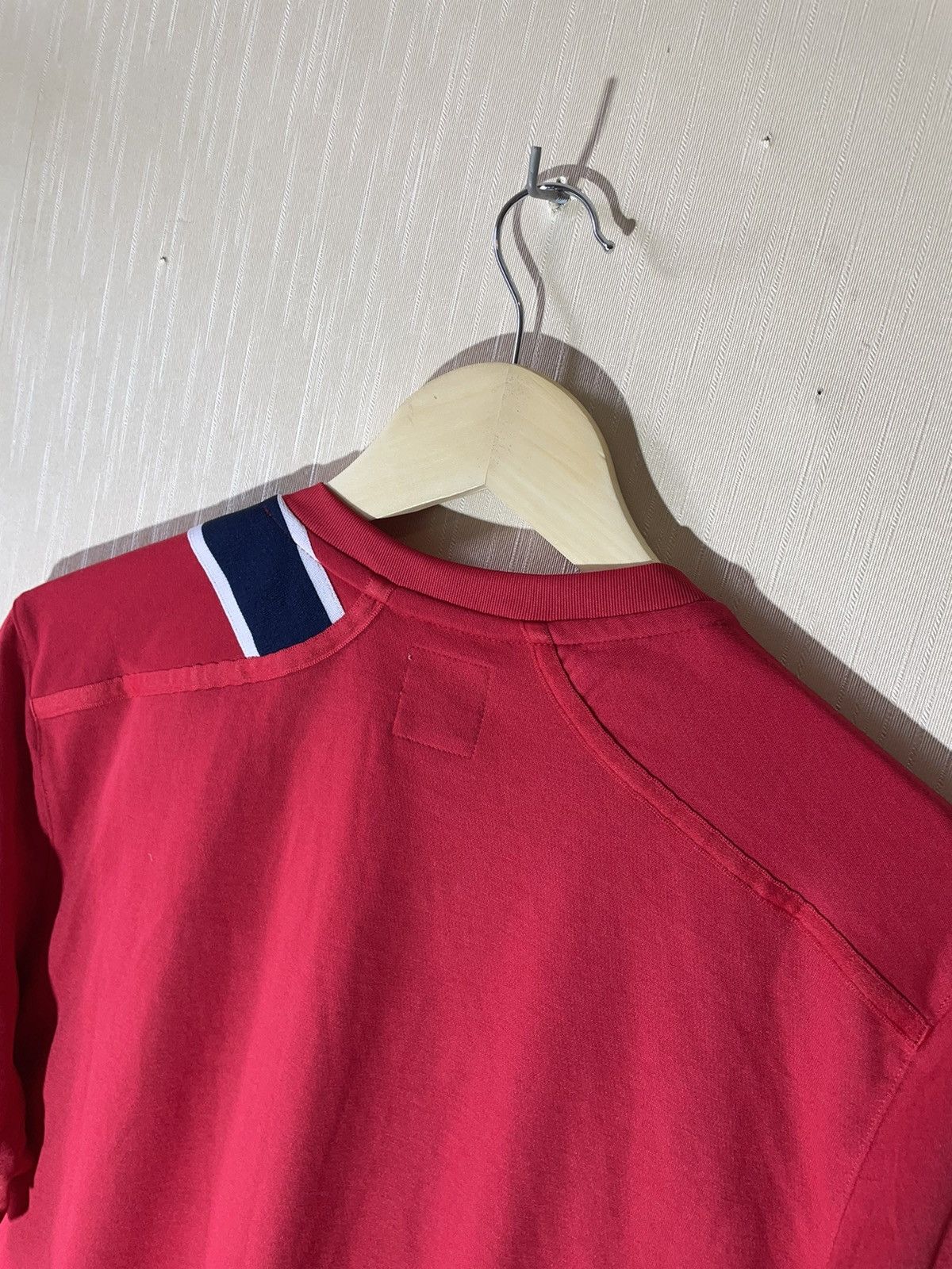 Vintage Umbro Norway 2012 soccer jersey Size US L / EU 52-54 / 3 - 11 Thumbnail