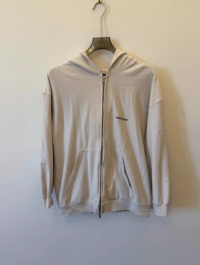 Balenciaga Balenciaga White Zip-Up Jacket with Letter Logo Size US XS / EU 42 / 0 - 1 Thumbnail
