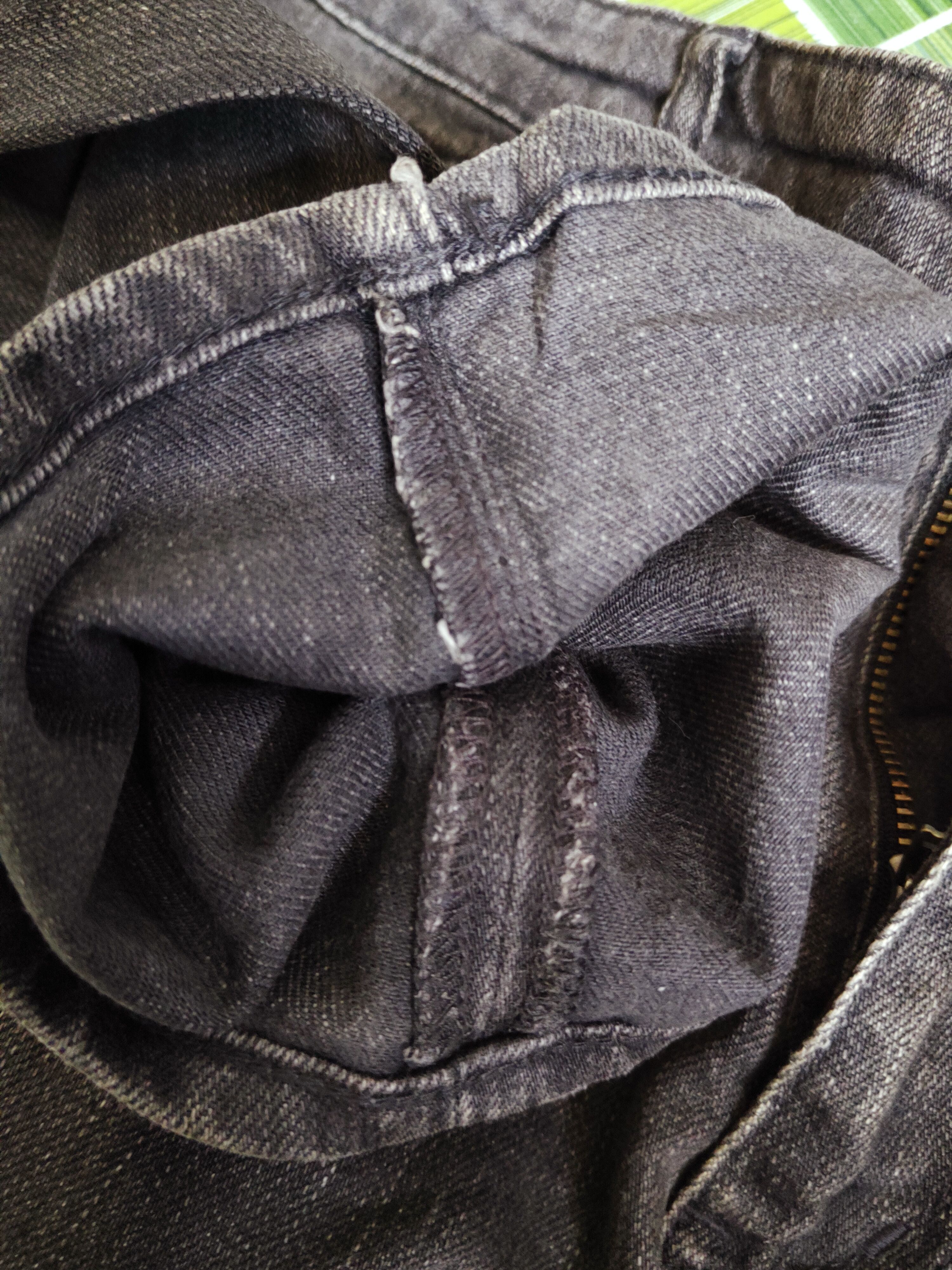 Japanese Brand Uniqlo Black Distressed Ripped Jeans #2685 Size US 31 - 12 Thumbnail