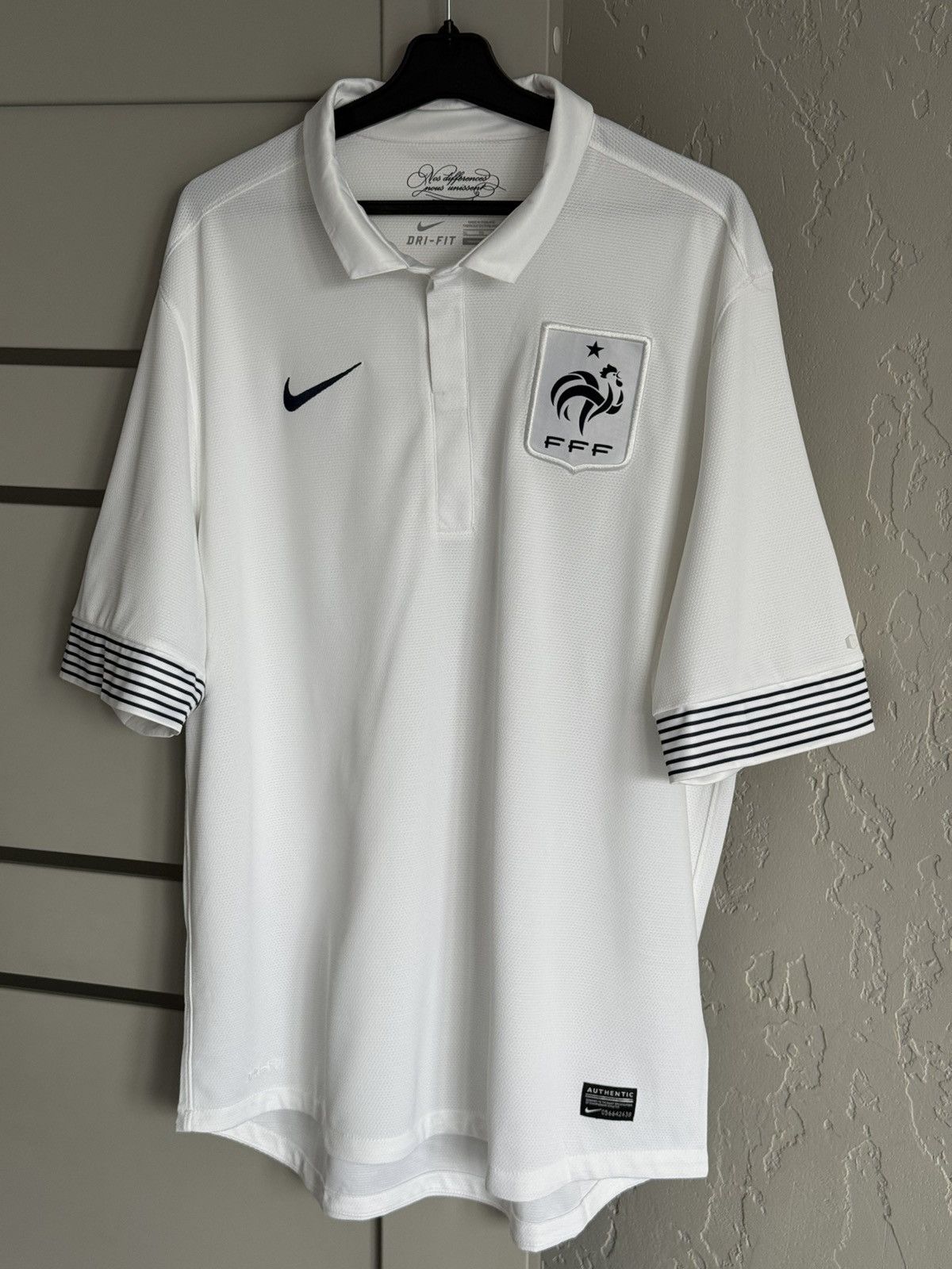 Nike France 2012/2014 Nike Away Football Shirt Soccer Jersey Size US XL / EU 56 / 4 - 1 Thumbnail