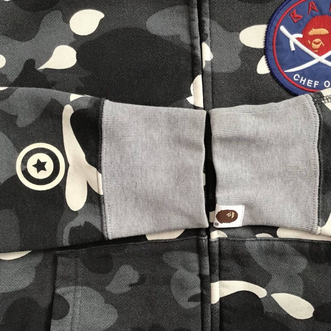 Bape 💫Glow in the dark💫 BAPE City Camo Shark Full Zip Hoodie APE Size US S / EU 44-46 / 1 - 7 Thumbnail